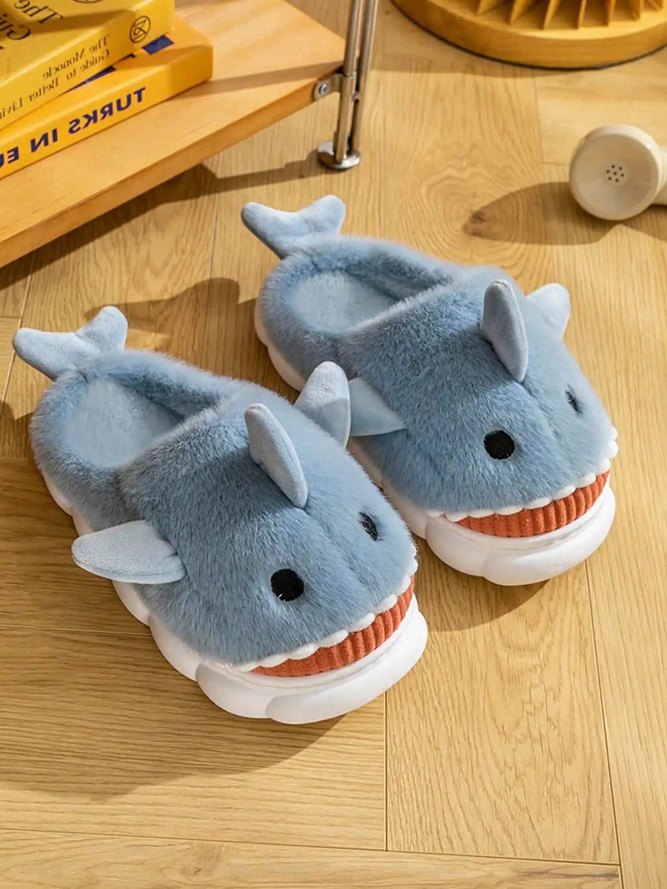 Cartoon shark slippers with plaid cotton design for men&