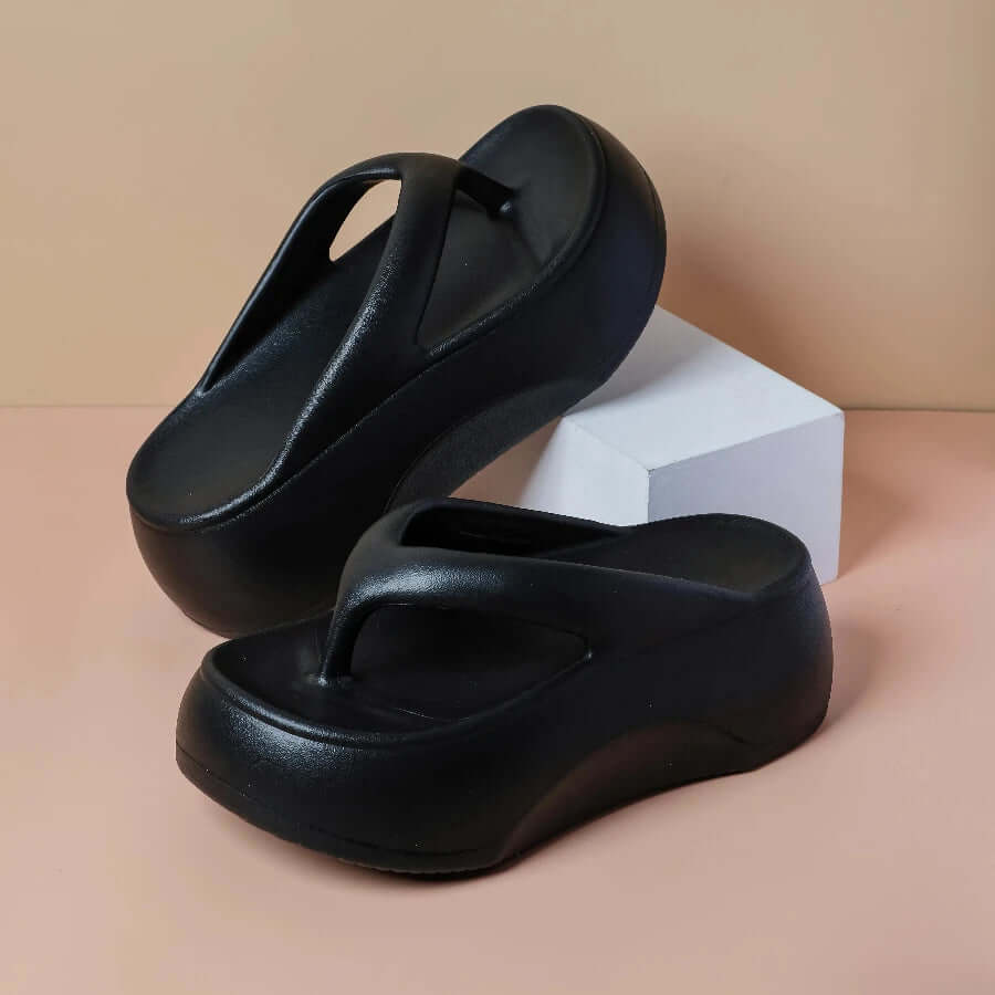 Women’s summer slippers with non-slip outsole