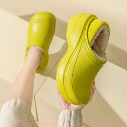 Women winter furry slippers - soft plush material detail