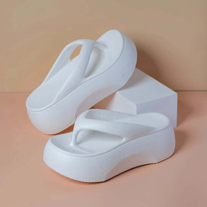 Women’s cloud sole flip flops with clip toe style